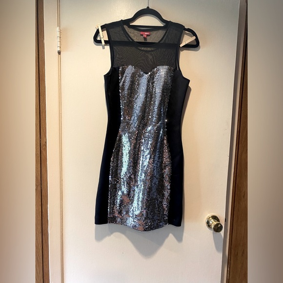 Party dress - Picture 1 of 4